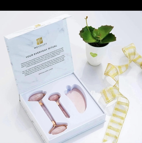 MOVALUES Rose quarts facial rollers - Picture 2 of 6